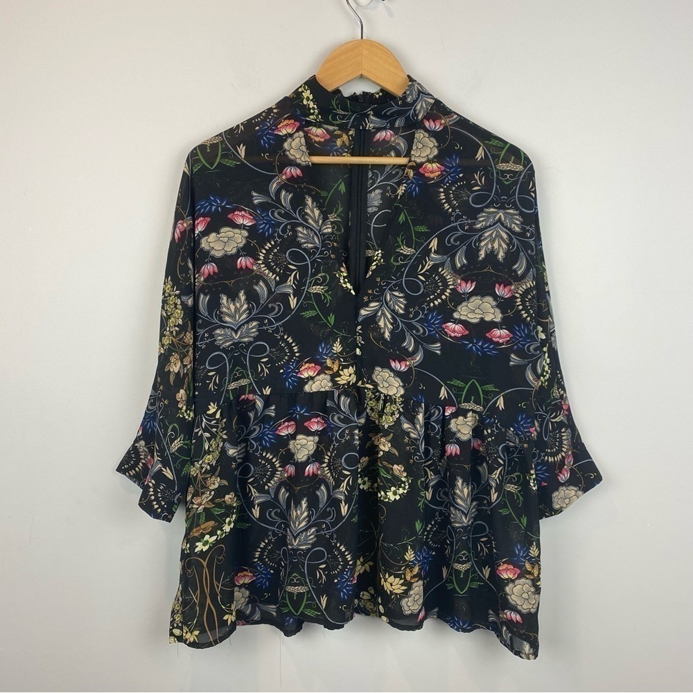 LUCCA • floral v neck choker blouse - Picture 2 of 15